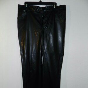 Johnny Max shiny faux leather pants, straight leg, 5-pocket style, black